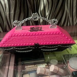 Monster high create a monster design lab coffin carrying case